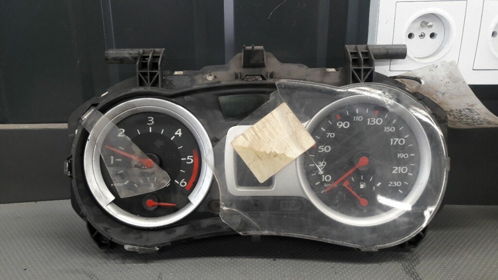 8200761861 Licznik Renault Clio 1,5 DCI 08r