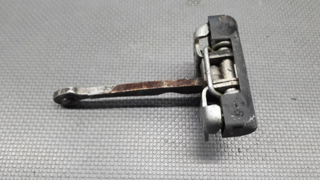 8169563 Ogranicznik drzwi prawy przod BMW E36