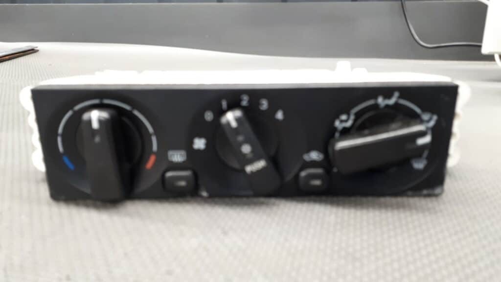 MR262492 Panel Nawiewu Mitsubishi Space Star