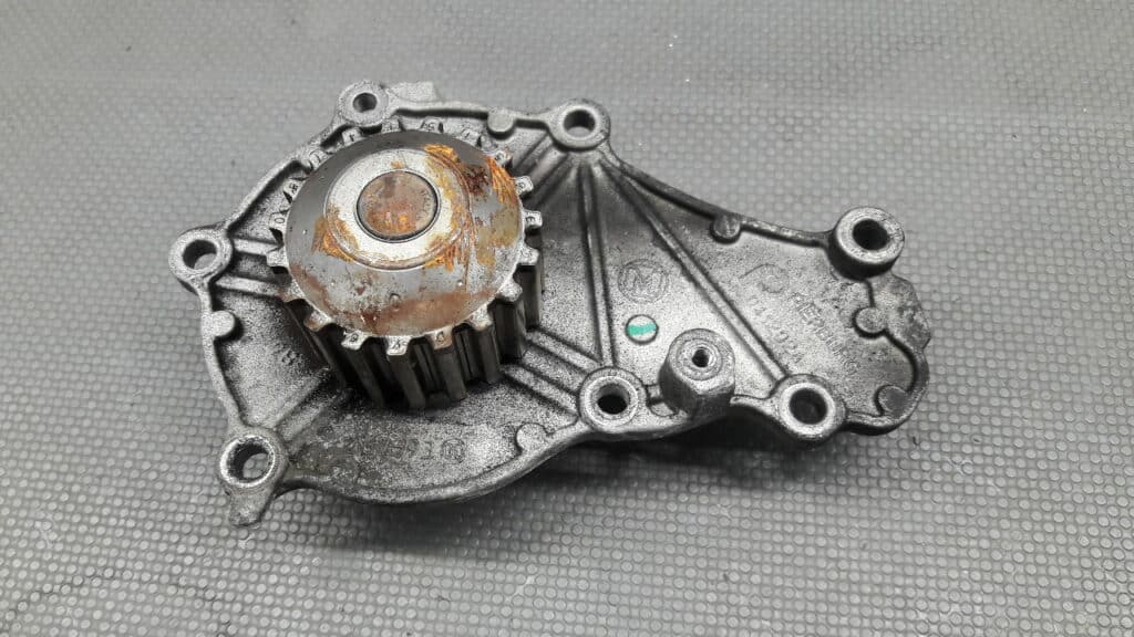 267393 Pompa wody Ford Fiesta 1,4 TDCI