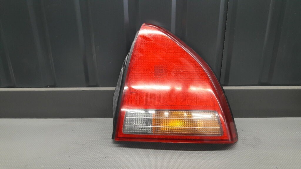 lampa prawy tyl Honda prelude IV