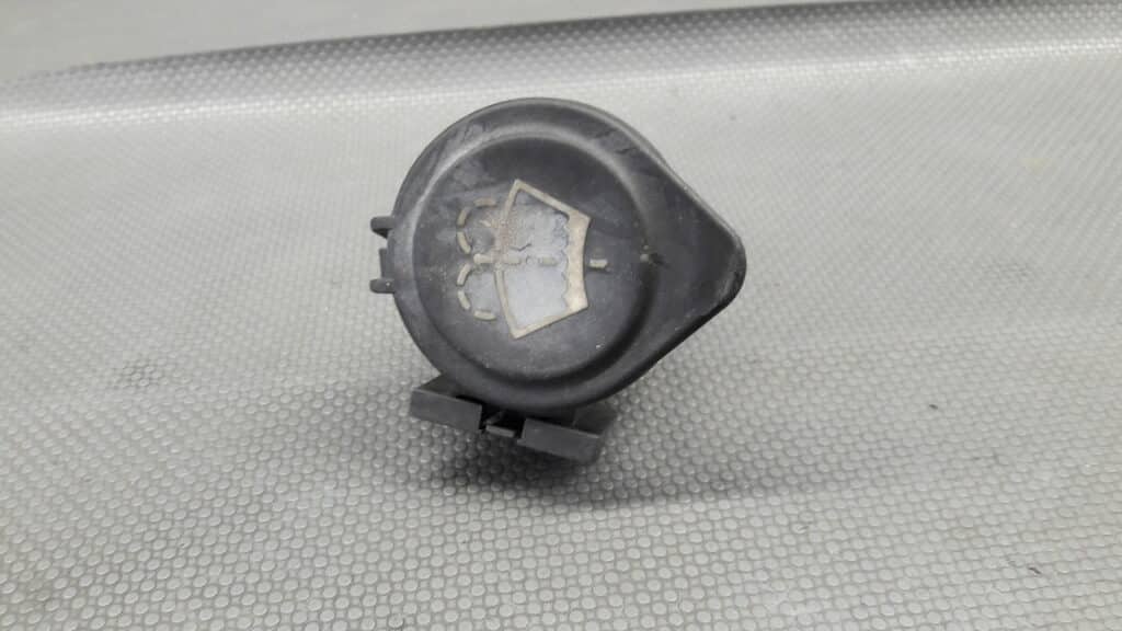 7075099 Lejek zbiornika płynu spryskiwaczy BMW E91