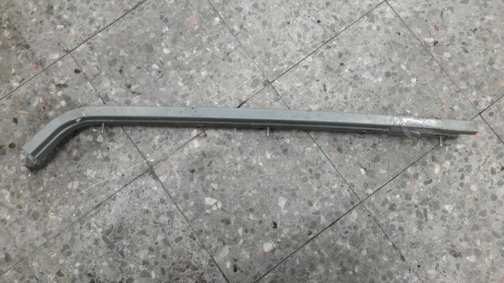 prowadnica drzwi prawy tył środek Citroen C8 2.0 03r