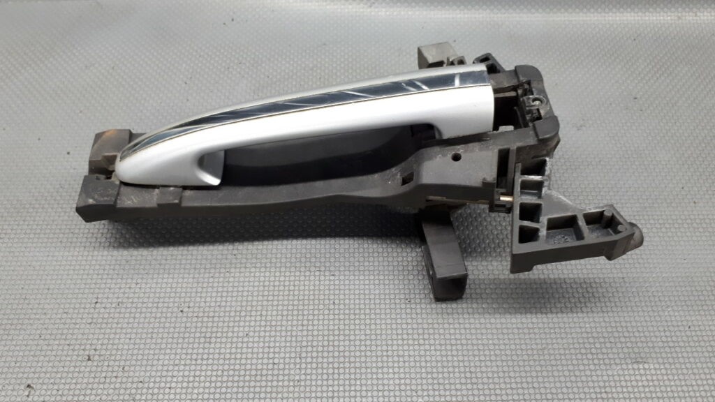 Klamka drzwi prawy tyl Mercedes W168