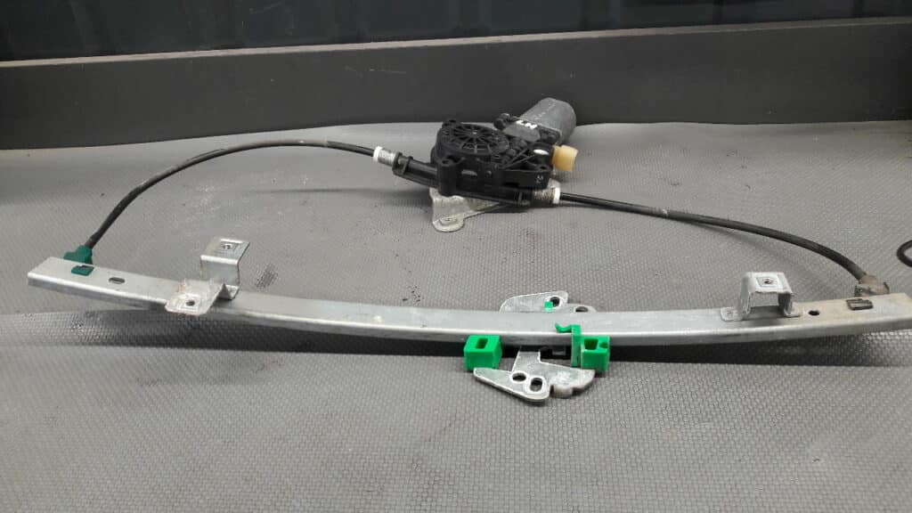 0130821745 Mechanizm szyby lewy tył Rover 25