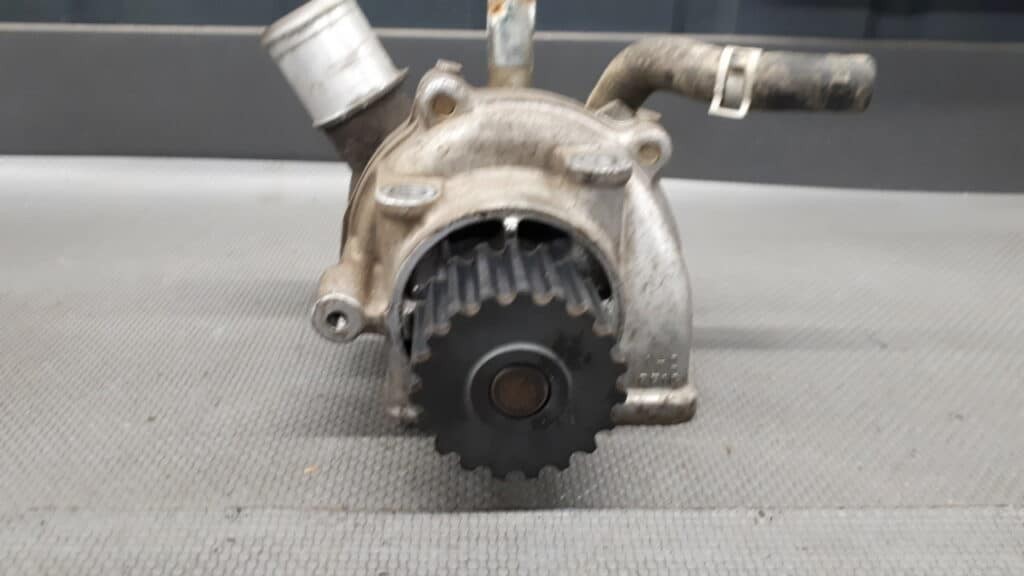 Pompa wody Mazda 626 mmm 2.0 DITD