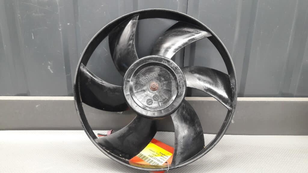 wentylator chlodnicy Caddy i 1.9 SDI 99r