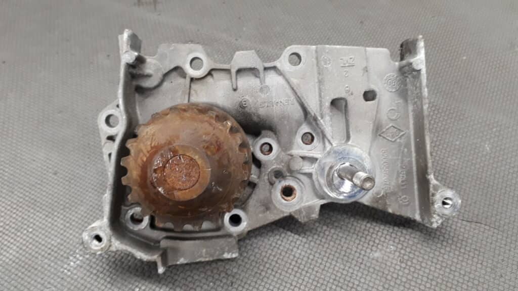 8200582675 Pompa wody Renault Megane I 1.4