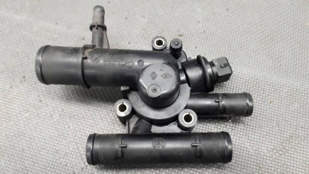8200074346 Obudowa termostatu Renault Laguna 1.9 DCI