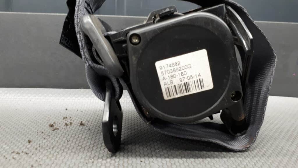 9174682 pas bezpieczeństwa prawy tył Volvo V40