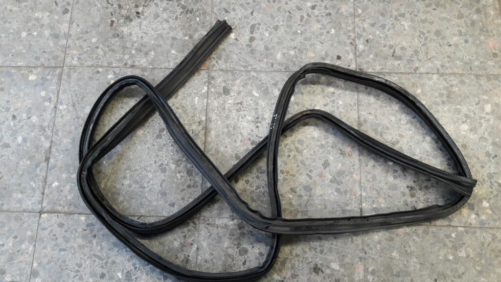 Uszczelka tylnej klapy Daihatsu Cuore VI 99-04 5D