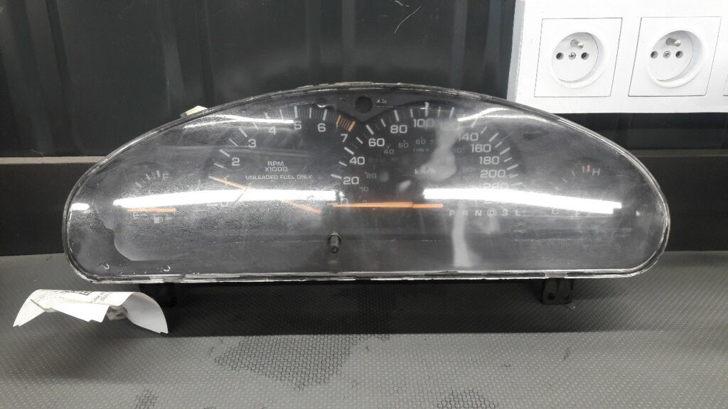 4608199 Licznik Chrysler Vision 3,5 Benzyna USA