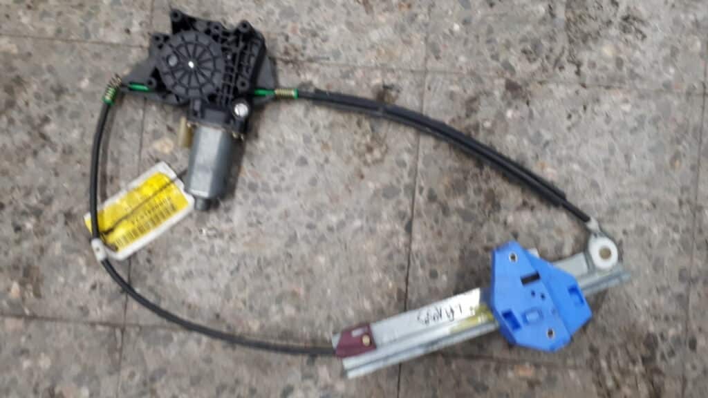 93BBF27001B mechanizm szyby lewy tył MONDEO MK2