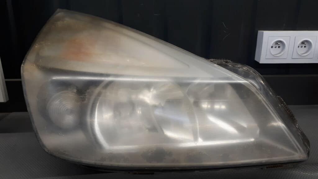 Reflektor prawy RENAULT ESPACE IV HELLA