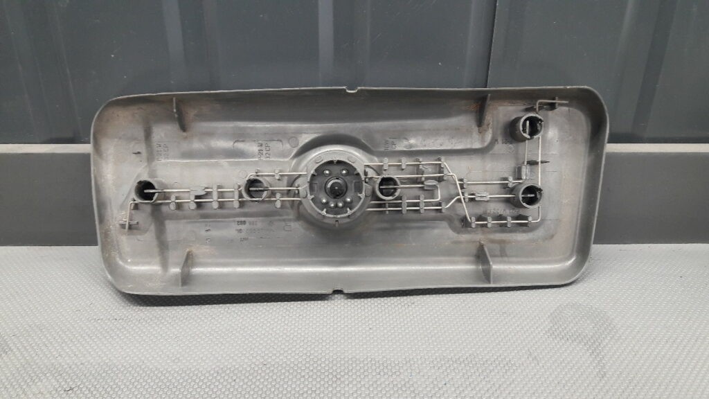 1386092 wklad lampy prawy tyl Bmw E30