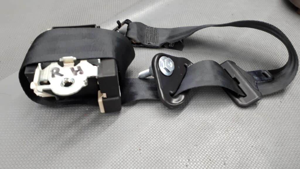 33059526 pas bezpieczeństwa tylny prawy Renault Twingo II