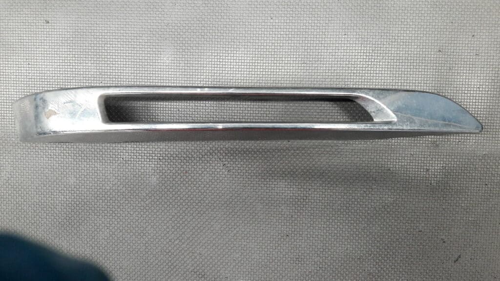 A2048853474 ramka zderzaka prawa chrom GLK W204 Lift