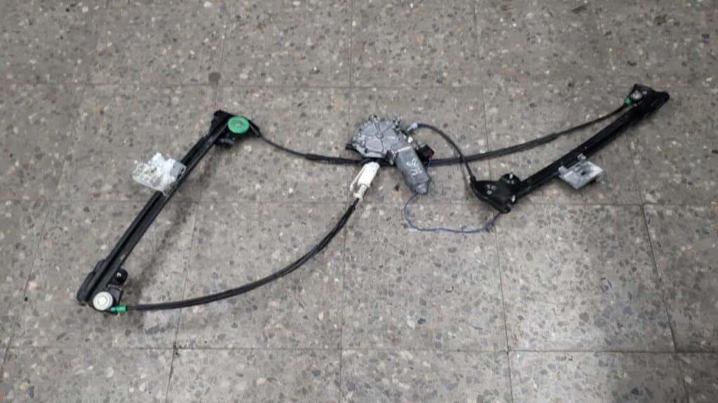 0536006101 Mechanizm szyby prawy przod Land Rover Freelander