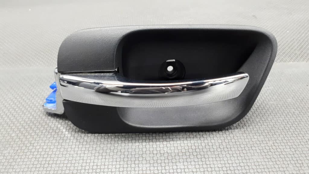1070391AB Klamka drzwi lewy przod CHRYSLER 300C