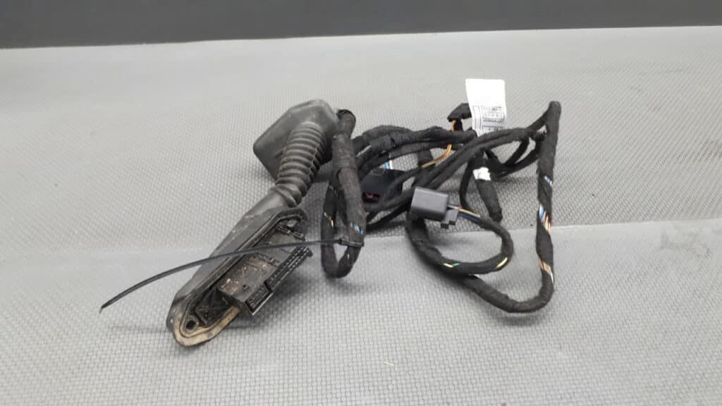 8375411 Wiazka lewy tyl BMW E46 LIFT KOMBI