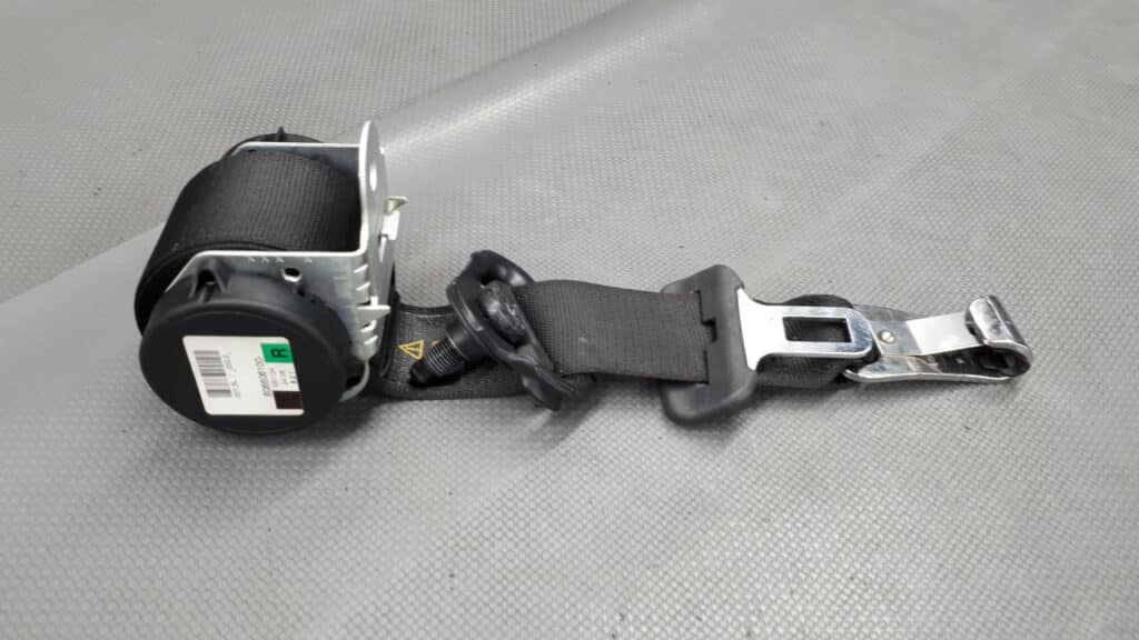 606438600 pasy bezpieczeństwa prawy tył  Opel Zafira B 05-12r