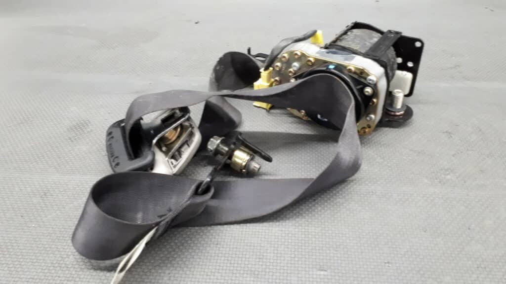 TK-AB2-ES100 Pas prawy przod Subaru Impreza 00r