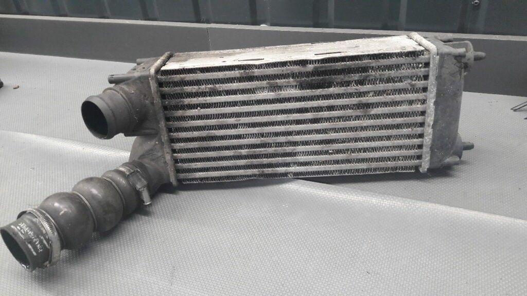 9656503980 chłodnica powietrza PEUGEOT 308 C4 07r
