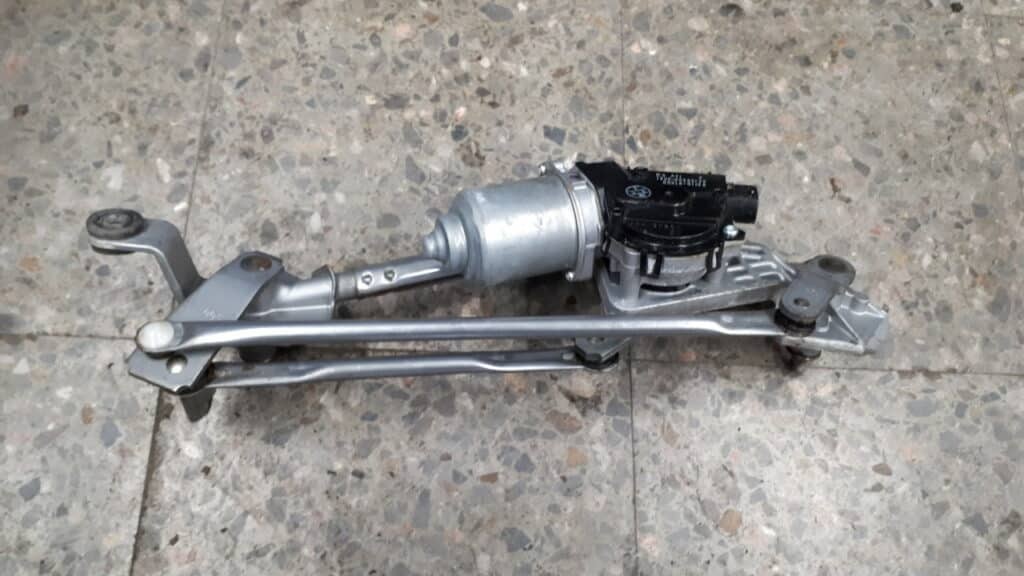 3811081K00 Mechanizm wycieraczek Suzuki SX4 06-14r