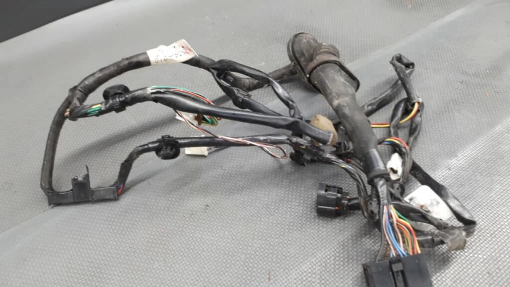 MR452926-010 Instalacja klapy bagaznika Mitsubishi Pajero