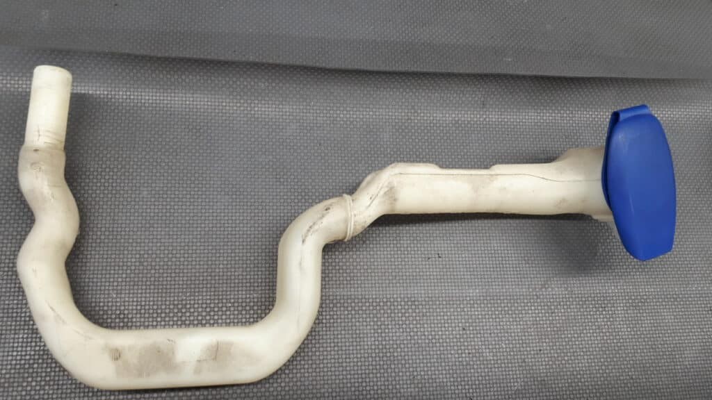 7L5955463A Wlot zbiornika spryskiwaczy PORSCHE CAYENNE 995