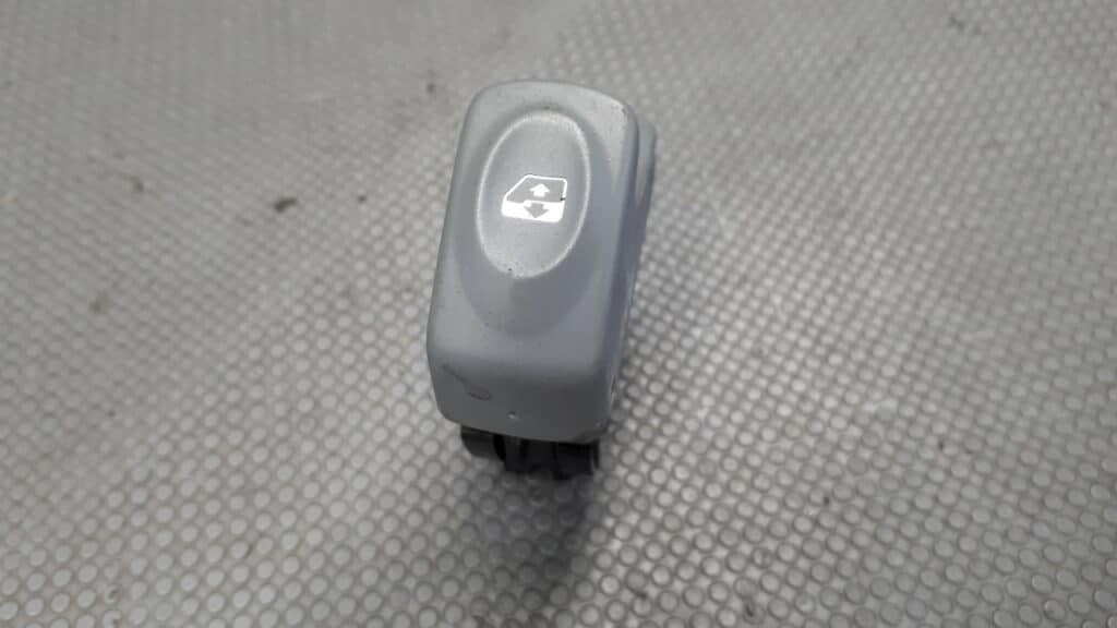 A7031A przycisk do szyb Renault Twingo