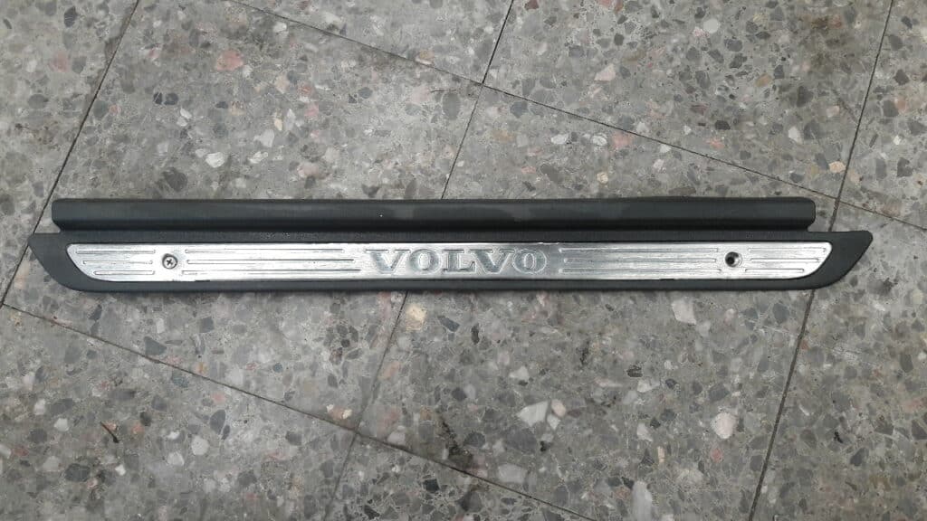 30818425 listwa progowa lewy przód Volvo V40