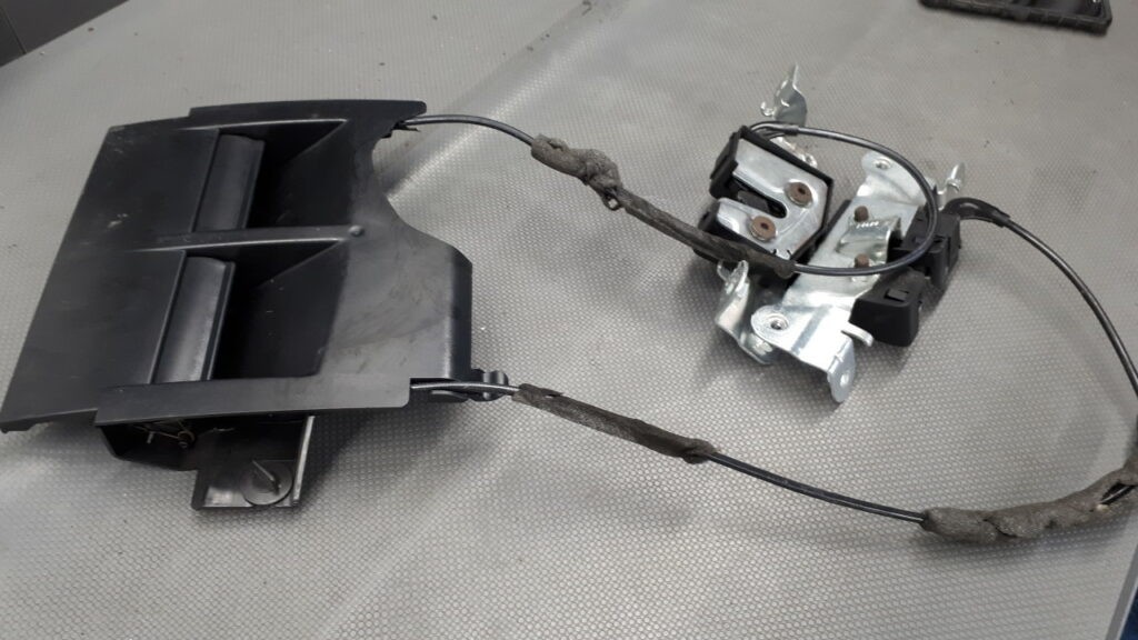 30727872 zamek rączka kanapy oparcia Volvo S80 II