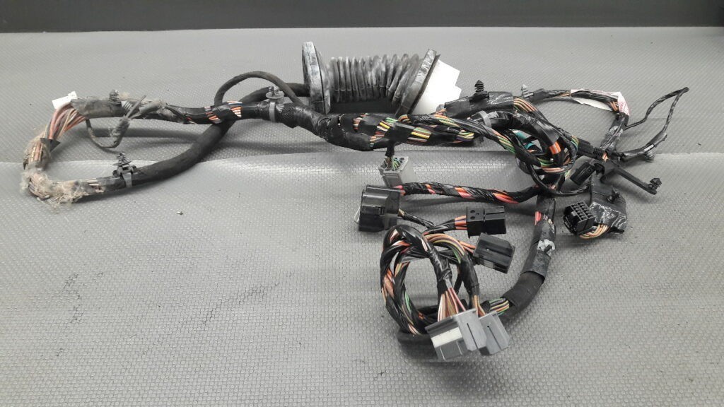 04607191AD Wiązka Instalacja Drzwi Lewy Przód Chrysler 300C Kombi