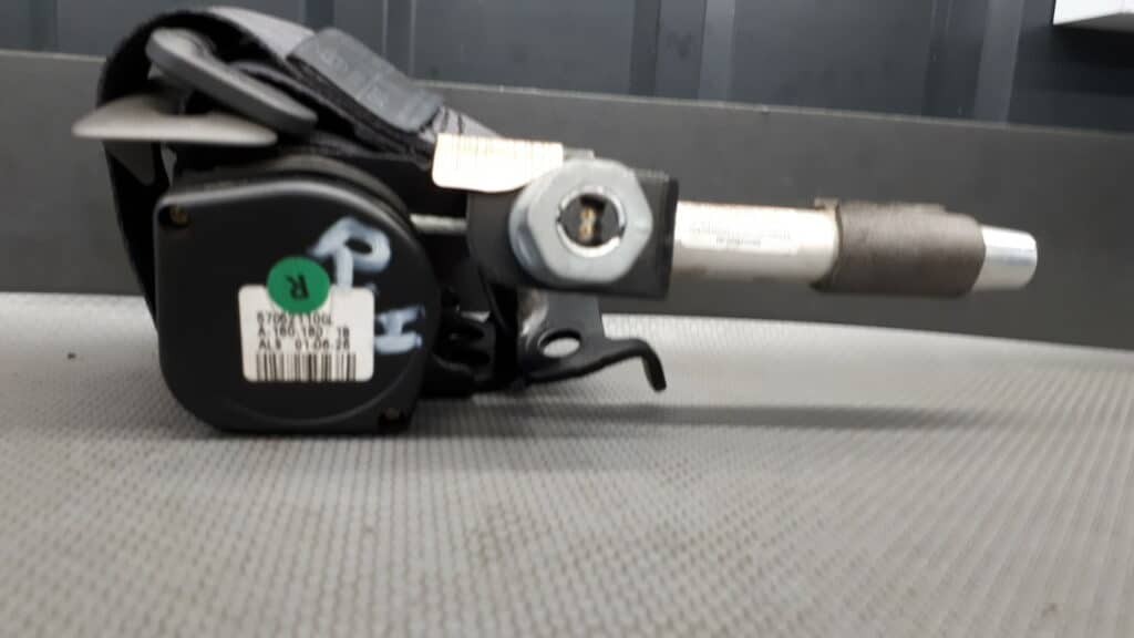570521100L pas bezpieczeństwa prawy tył Volvo S60 01r