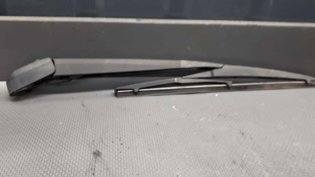 ramie wycieraczki klapy Mazda 6 GY Kombi 04r