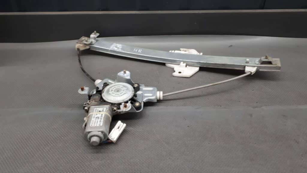 9882017200 Mechanizm szyby prawy tyl Hyundai Matrix 5D