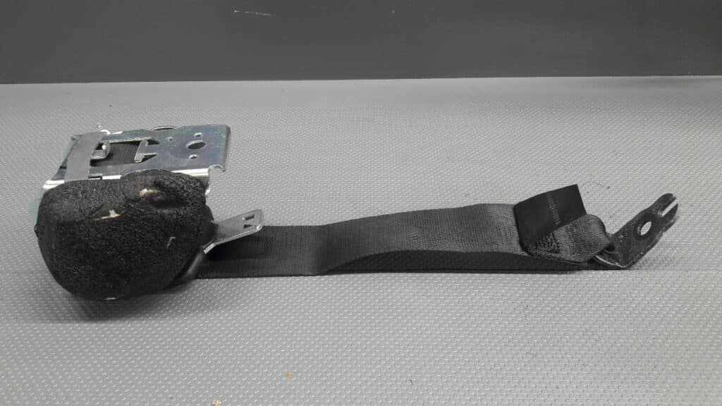4M51-A611B68-AK Pas lewy tył Ford Focus MK2 LIFT 08r