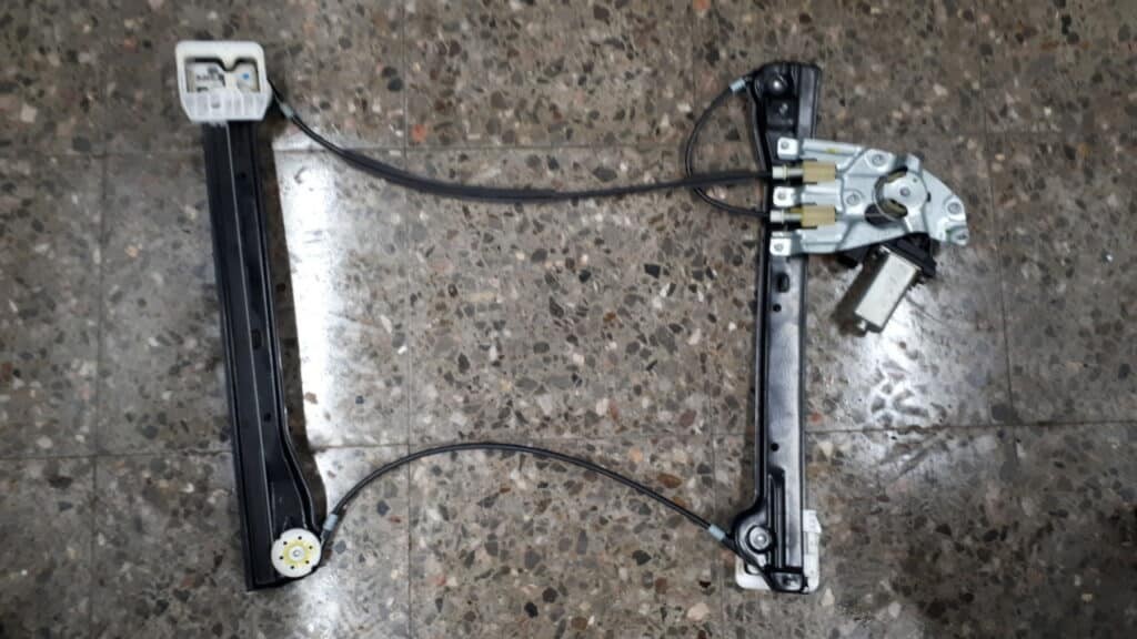9800566 Mechanizm szyby prawy przód Mini Cooper R60