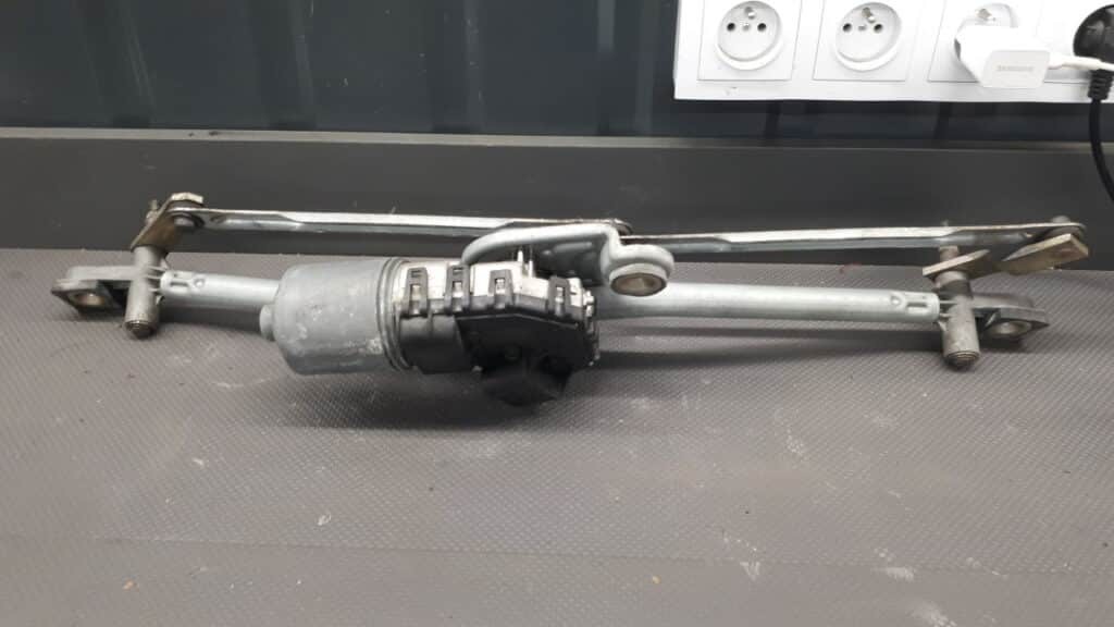 0390241702 Mechanizm wycieraczki Ford Mondeo MK3 01r
