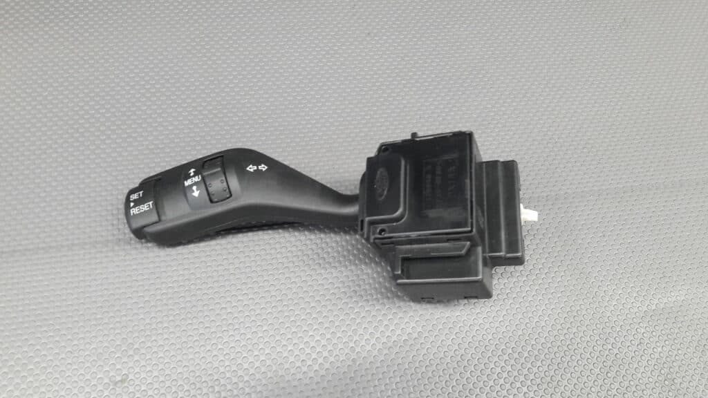 17D940A Przełącznik kierunkowskazów FORD FOCUS MK2