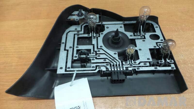 8364934 wklad lampy prawy tyl BMW E36 1996 COMPAC