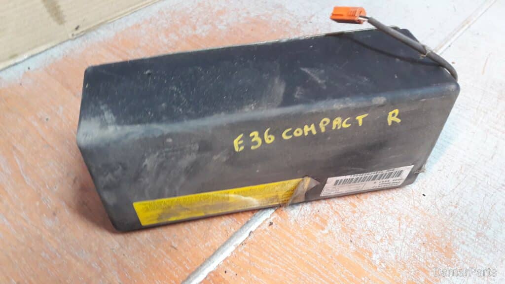 3981467572 airbag pasazera BMW E36