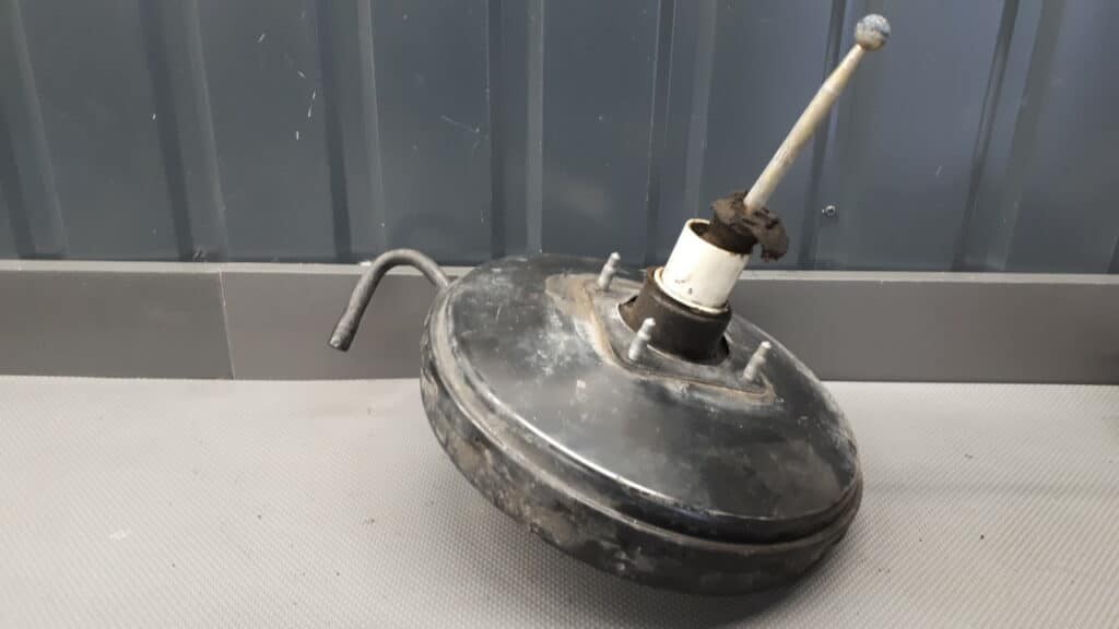 1J1614105C servo hamulcowe Audi A3 8L 1.8B