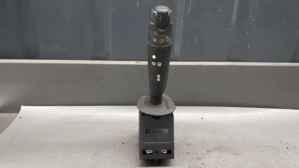 96251933zl przełącznik zespolony Peugeot 406 1.8 16V 95-99