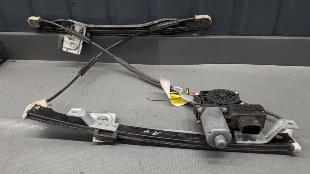 mechanizm szyby prawy przód Ford Mondeo MKIII 02r