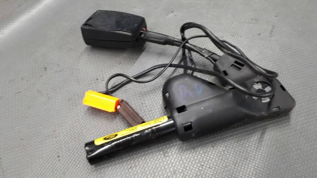 1S71-F61208 napinacz pasa prawy Ford Mondeo MK2
