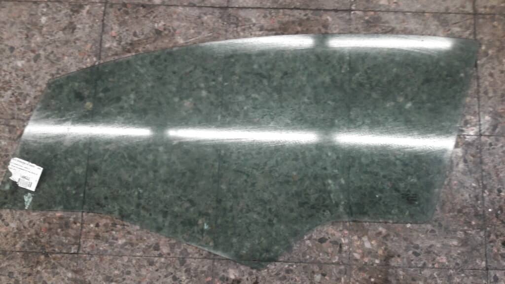Szyba drzwi lewy przód CITROEN C4 LIFT 3D 05R
