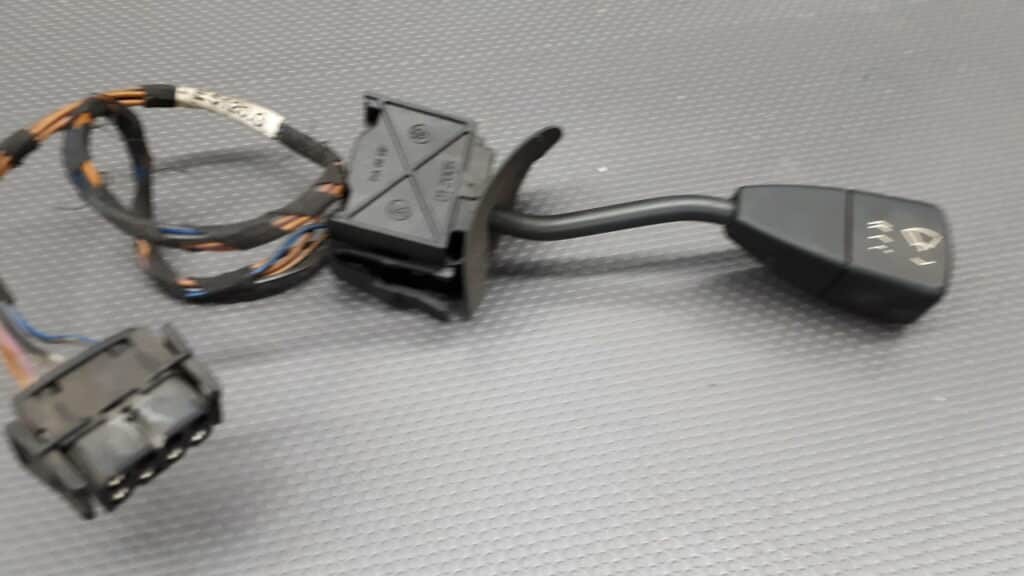 83609153 przełącznik wycieraczek BMW E36 1997