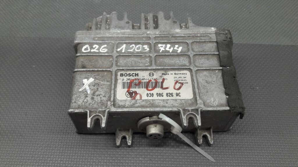 0261203745 komputer silnika VW Polo 6N 1.0 B